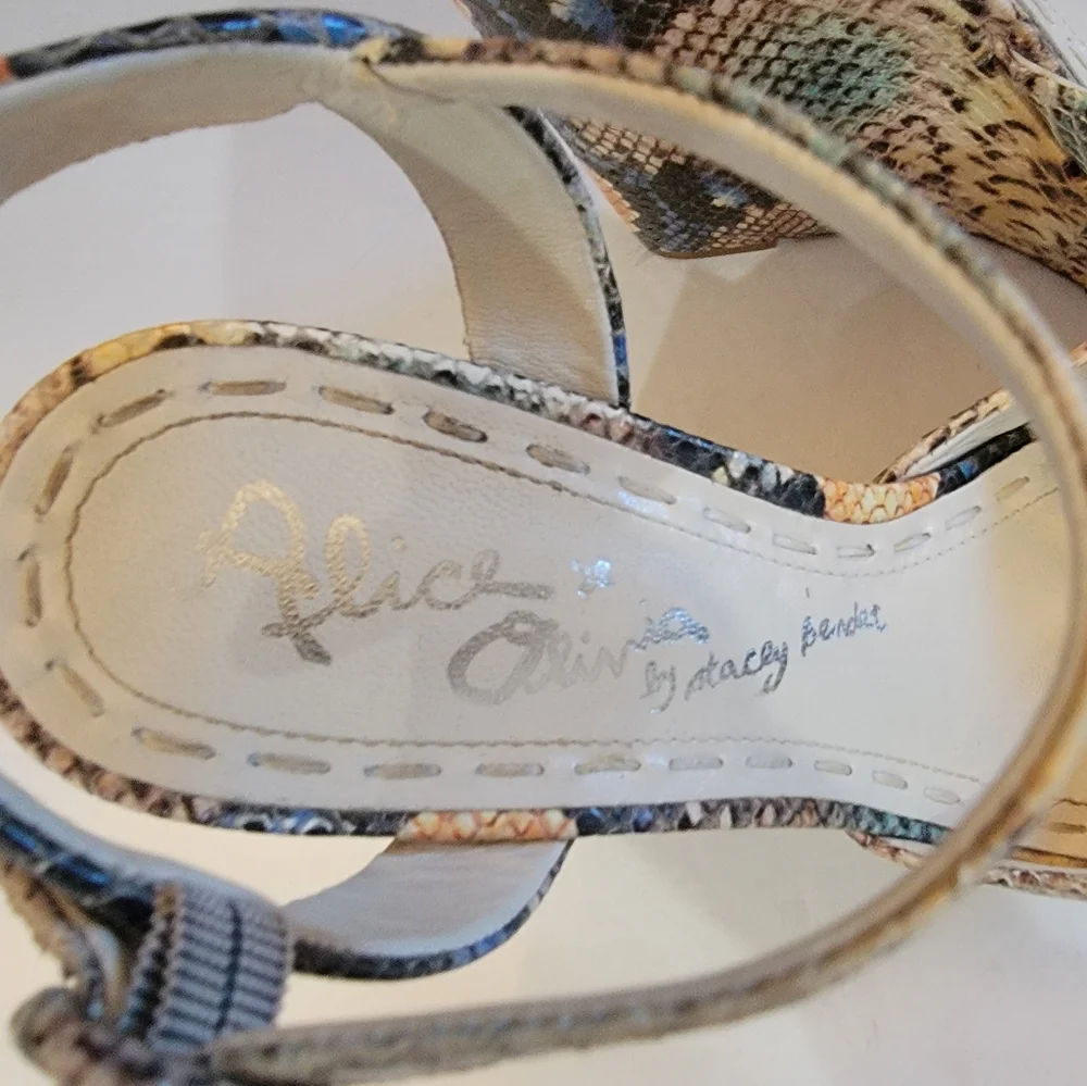 Alice and Olivia heel wedge snakeskin colorful Size 39.5 - Picture 4 of 8